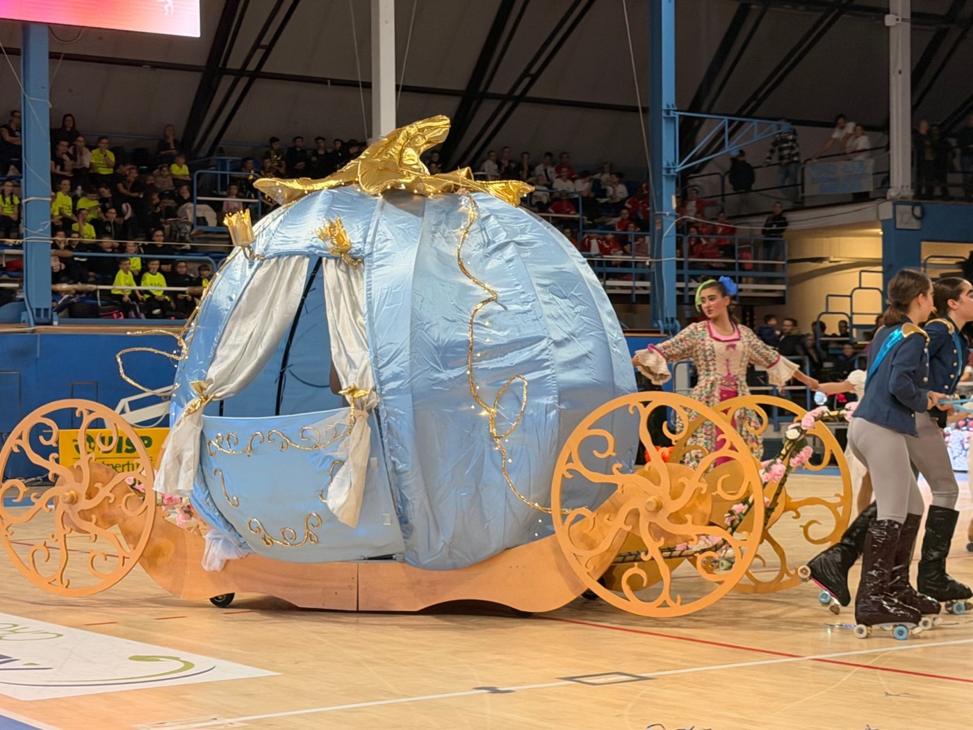 Carrozza a tema fiaba al Trofeo Mariele Ventre