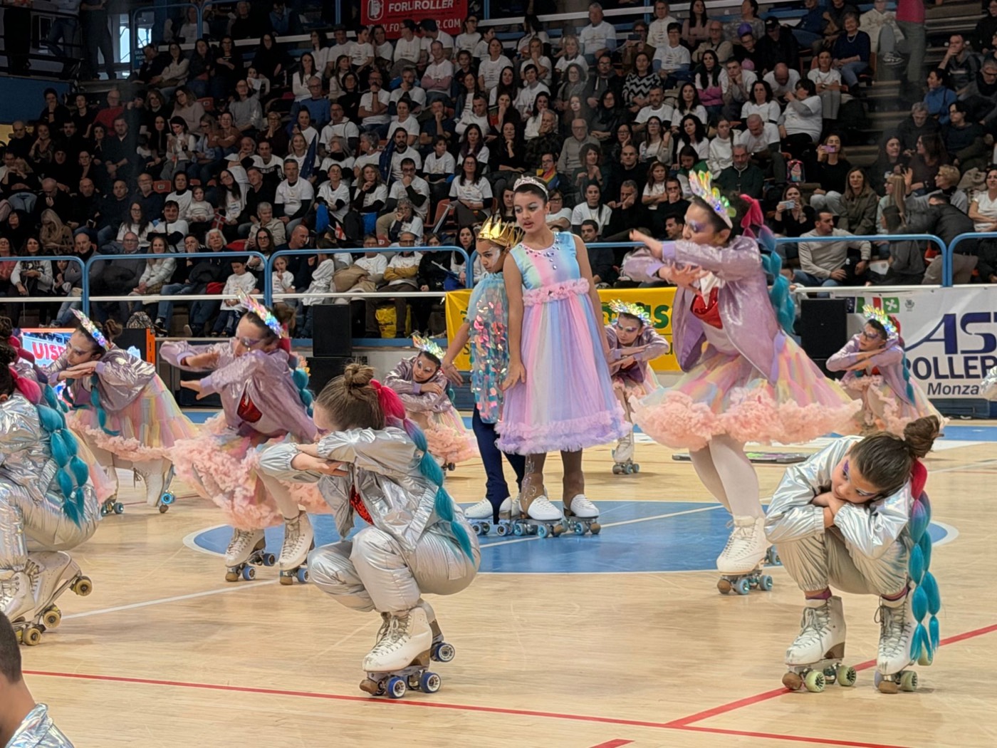 Coreografia a tema fiaba con costumi pastello al Trofeo Mariele Ventre